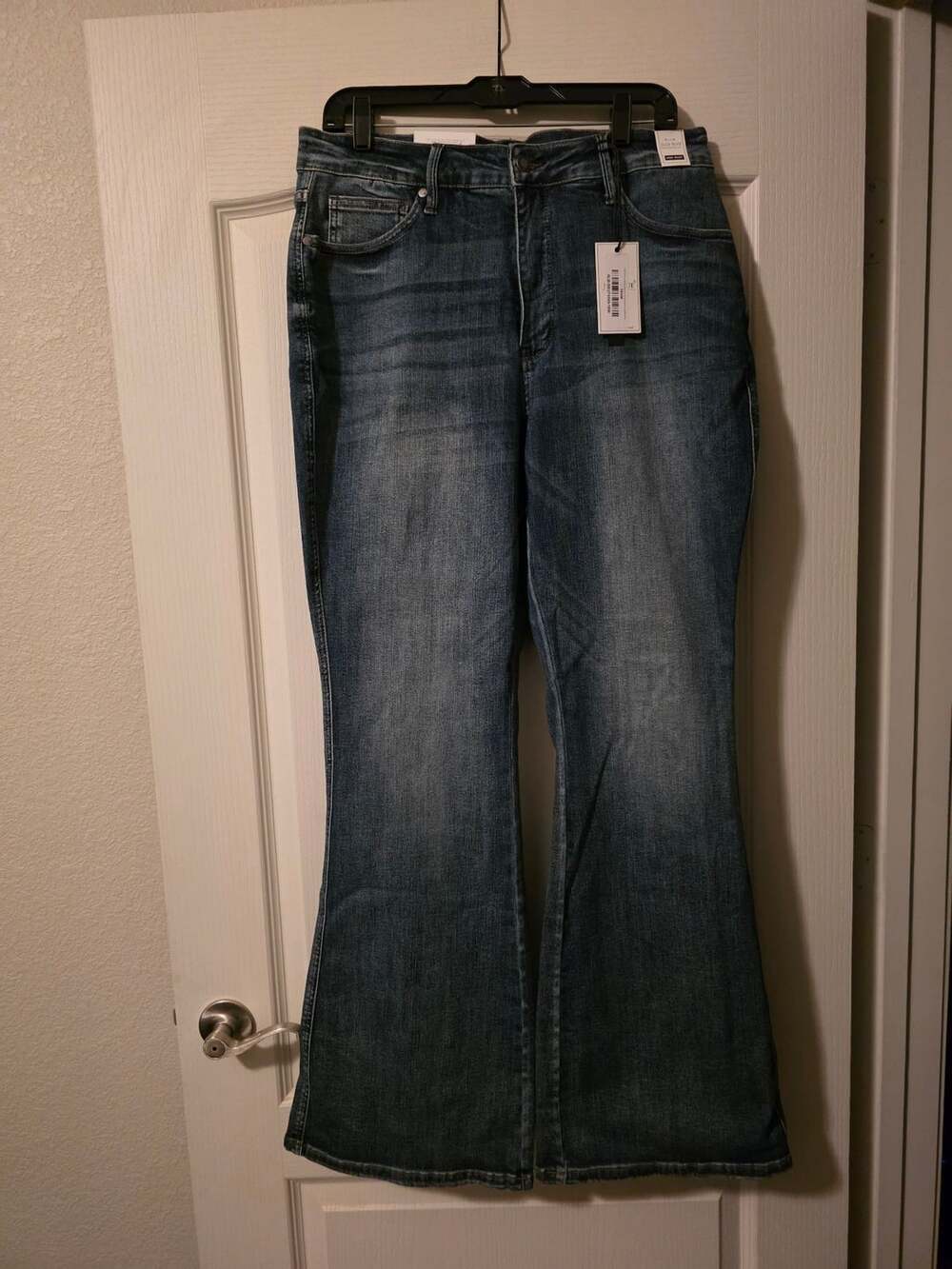NWT Judy Blue High-Rise Tummy Control Contrast Wash Flare Denim Jeans 18W